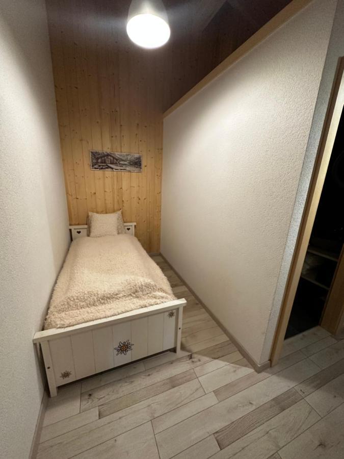 Chambres D'Hotes Les Louettes A Sapinhaut Canton Du Valais Saxon Exterior foto